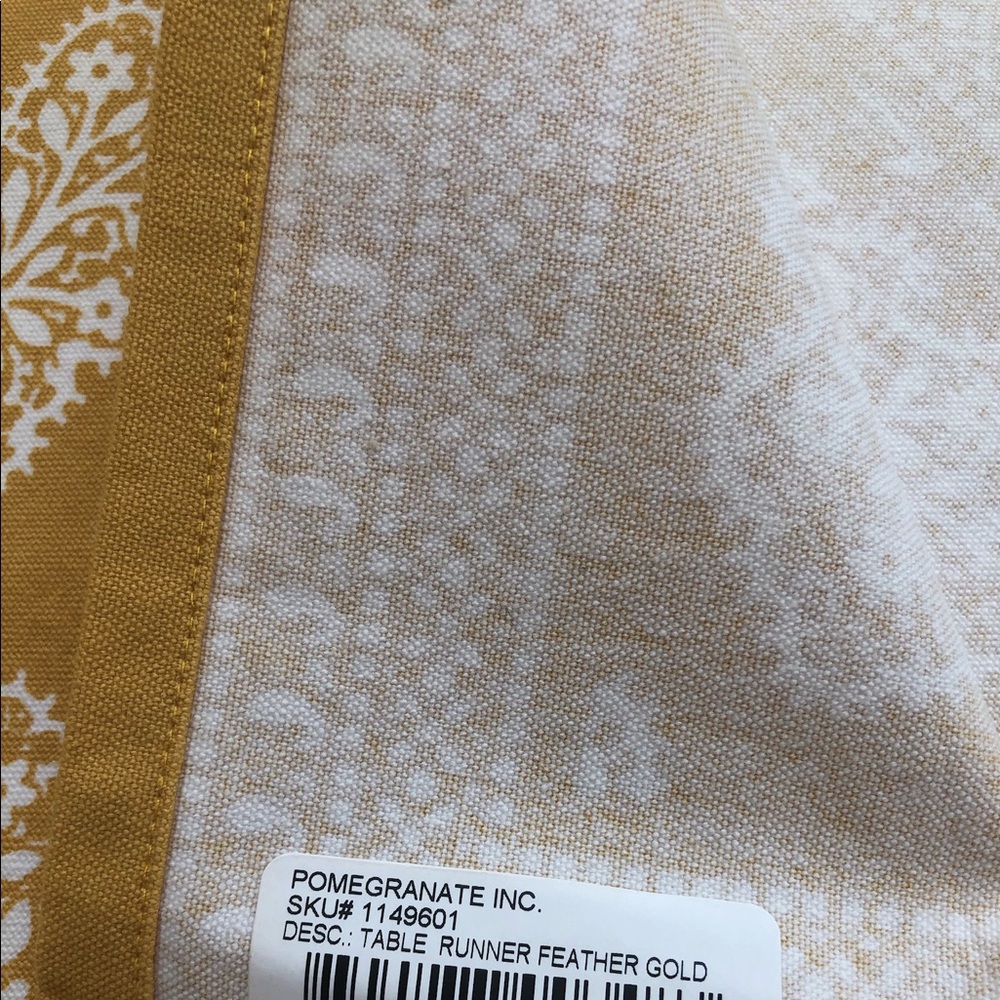 Table runner - Picture 2 of 2